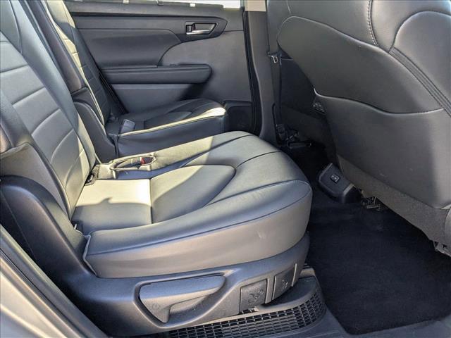 used 2022 Toyota Highlander Hybrid car, priced at $35,985