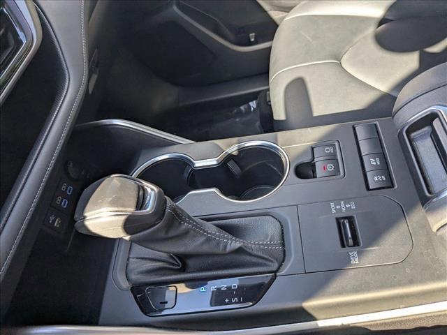 used 2022 Toyota Highlander Hybrid car, priced at $35,985