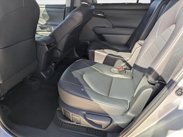 used 2022 Toyota Highlander Hybrid car, priced at $35,985