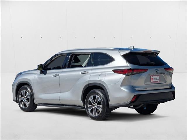 used 2022 Toyota Highlander Hybrid car, priced at $35,985