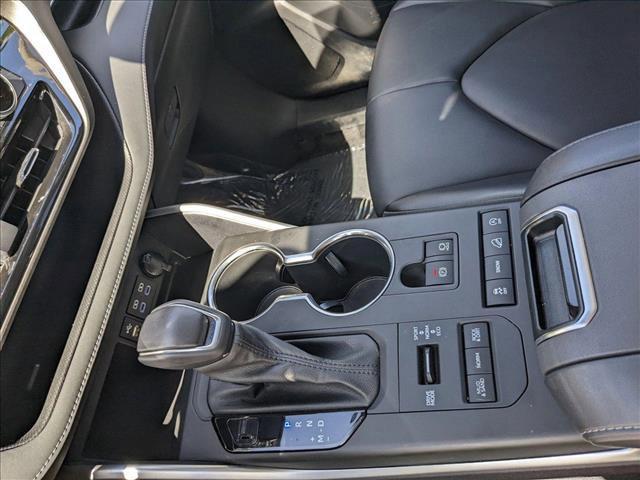 used 2022 Toyota Highlander car, priced at $36,945