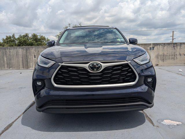 used 2021 Toyota Highlander car, priced at $32,499