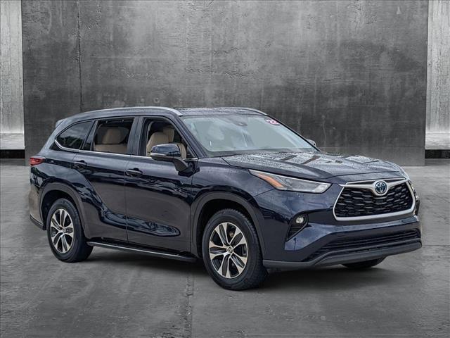 used 2022 Toyota Highlander Hybrid car, priced at $37,698
