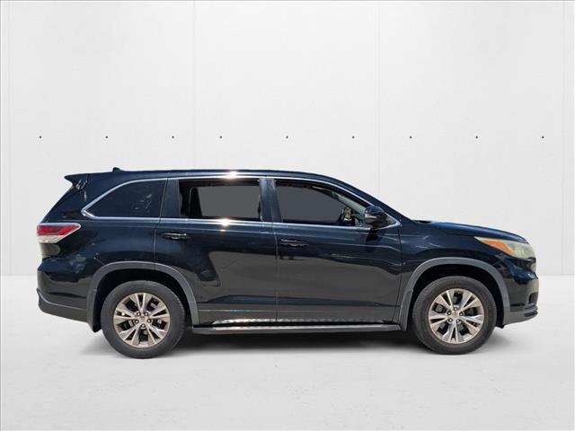 used 2015 Toyota Highlander car, priced at $16,186