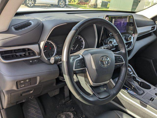 used 2023 Toyota Highlander car, priced at $35,996