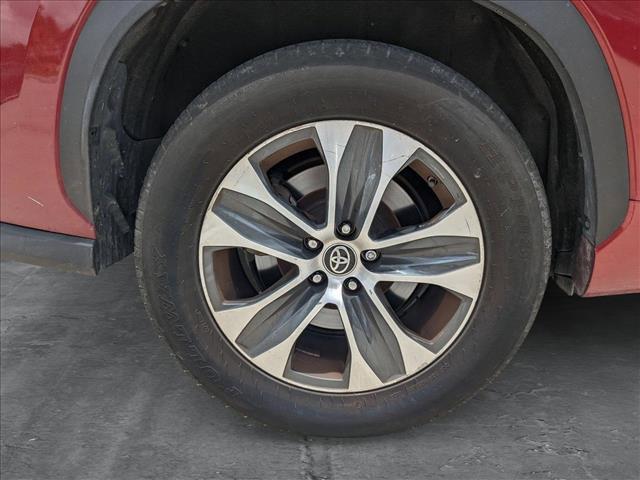 used 2021 Toyota Highlander car, priced at $28,504