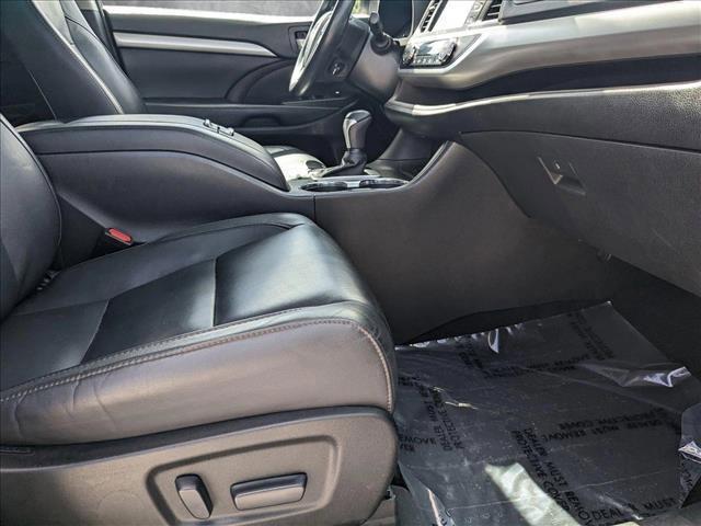 used 2018 Toyota Highlander car, priced at $22,911