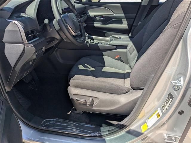 new 2026 Toyota Highlander Hybrid car, priced at $47,558