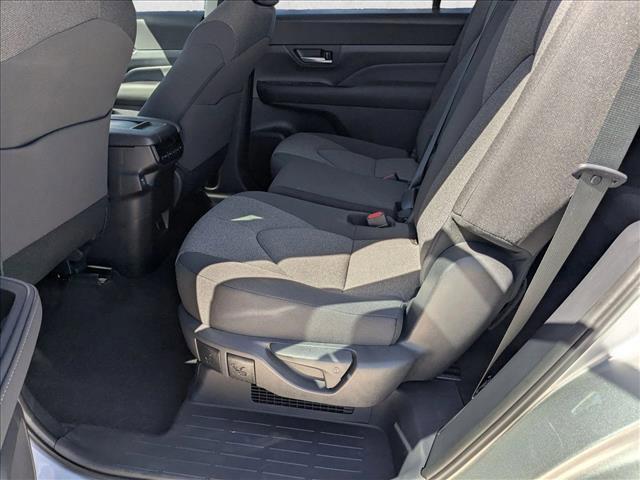 new 2026 Toyota Highlander Hybrid car, priced at $47,558