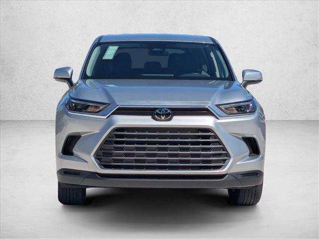 new 2026 Toyota Highlander Hybrid car, priced at $47,558