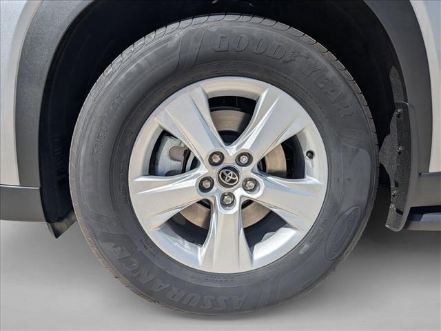new 2026 Toyota Highlander Hybrid car, priced at $47,558