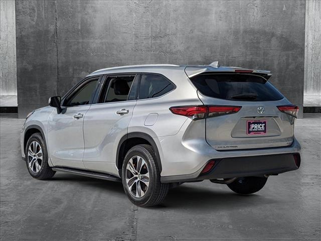 used 2022 Toyota Highlander car, priced at $32,796
