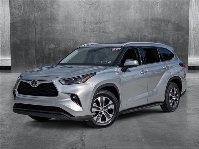 used 2022 Toyota Highlander car, priced at $32,796