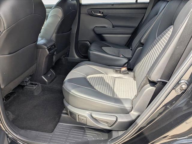 used 2024 Toyota Highlander car, priced at $35,995