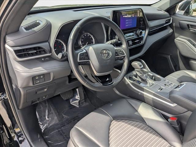used 2024 Toyota Highlander car, priced at $35,995
