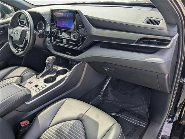 used 2024 Toyota Highlander car, priced at $35,995