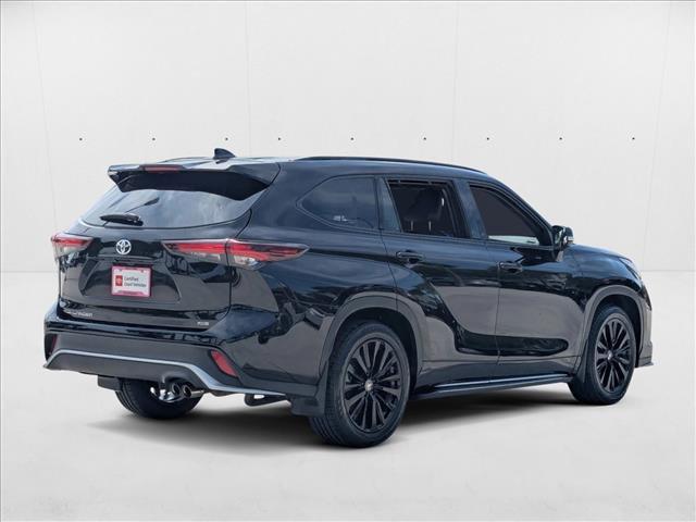 used 2024 Toyota Highlander car, priced at $35,995