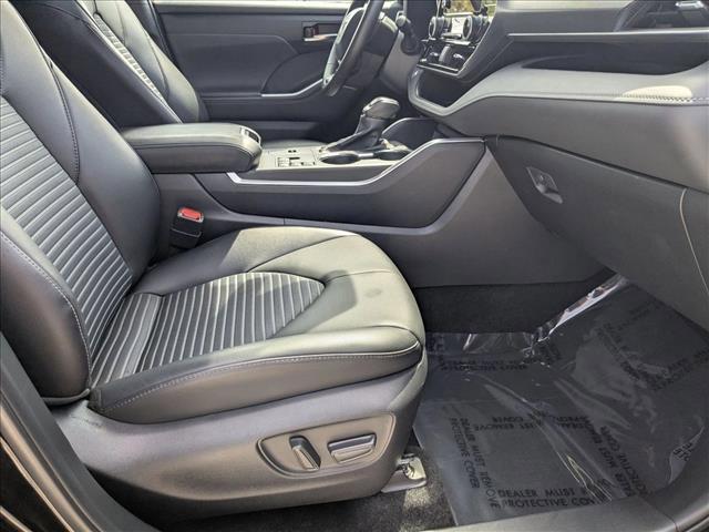 used 2024 Toyota Highlander car, priced at $35,995