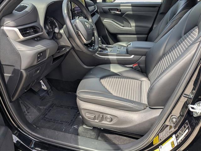 used 2024 Toyota Highlander car, priced at $35,995