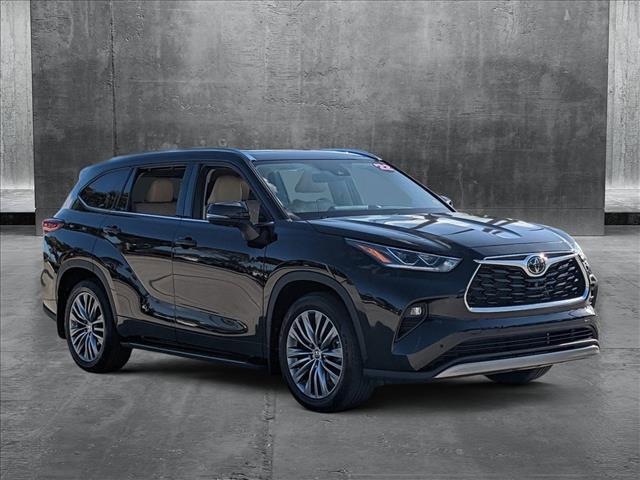 used 2022 Toyota Highlander car, priced at $36,921
