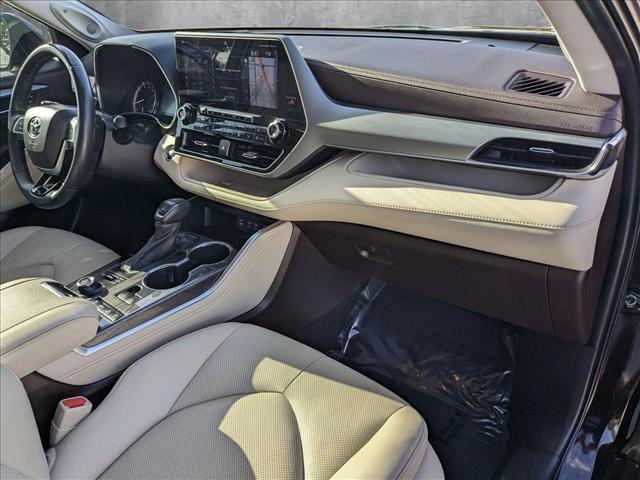 used 2022 Toyota Highlander car, priced at $36,921
