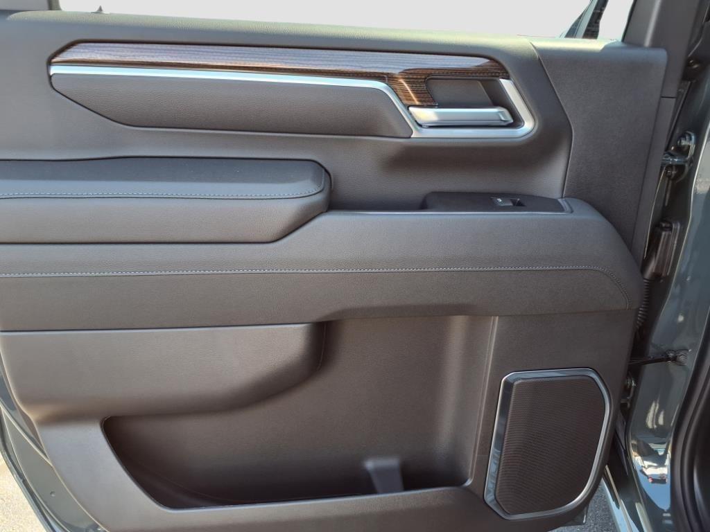 new 2025 Chevrolet Silverado 2500 car, priced at $76,264