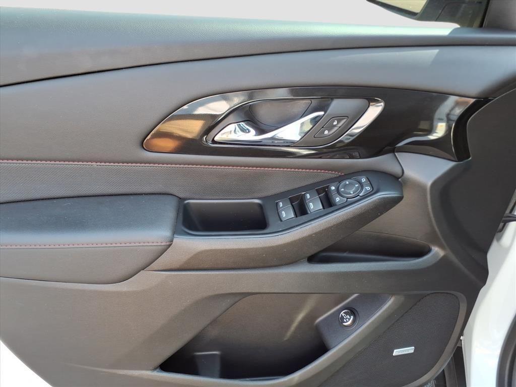 used 2023 Chevrolet Traverse car, priced at $36,658
