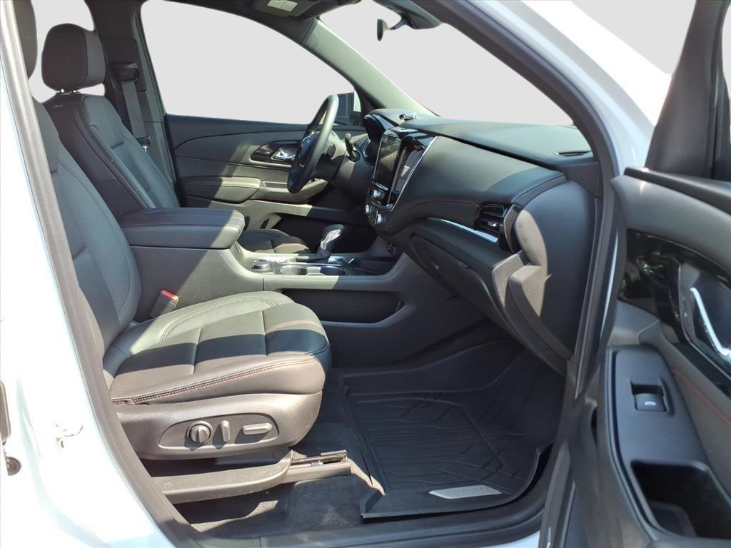 used 2023 Chevrolet Traverse car, priced at $36,658