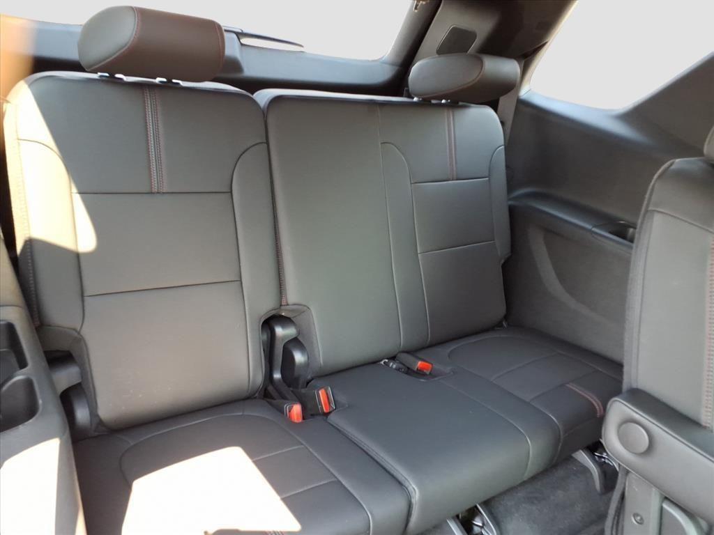 used 2023 Chevrolet Traverse car, priced at $36,658