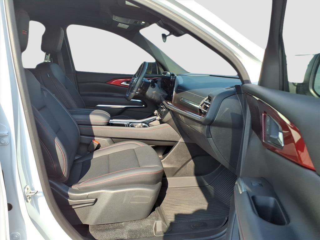 used 2025 Chevrolet Traverse car, priced at $53,526