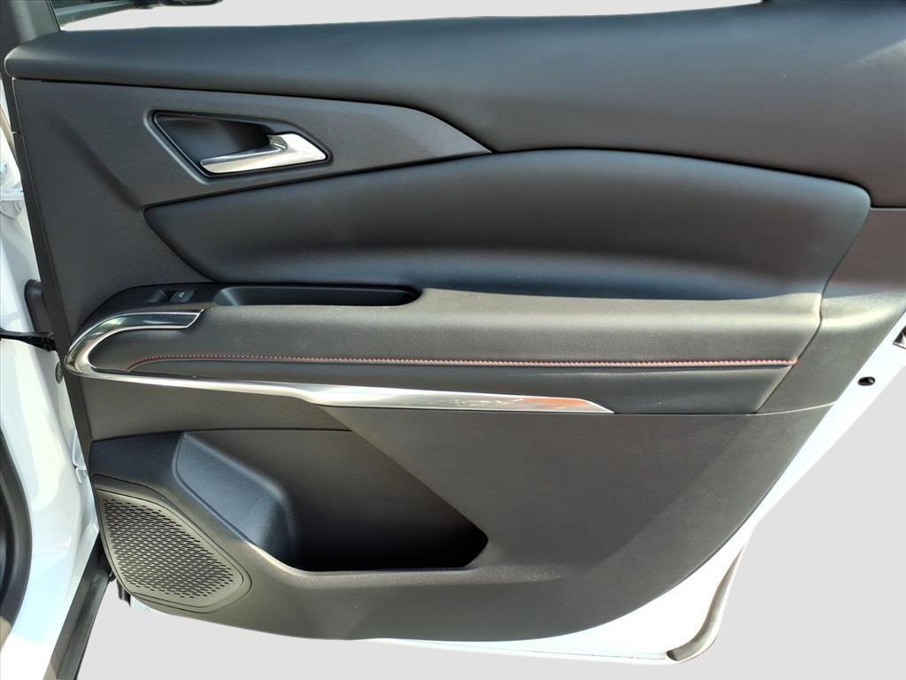 used 2025 Chevrolet Traverse car, priced at $53,526