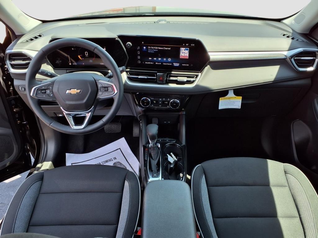 new 2025 Chevrolet TrailBlazer car, priced at $29,320