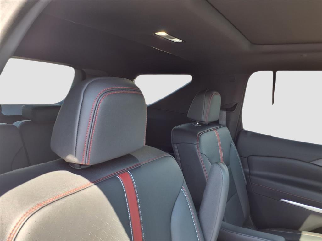 used 2024 Chevrolet Traverse car, priced at $54,998