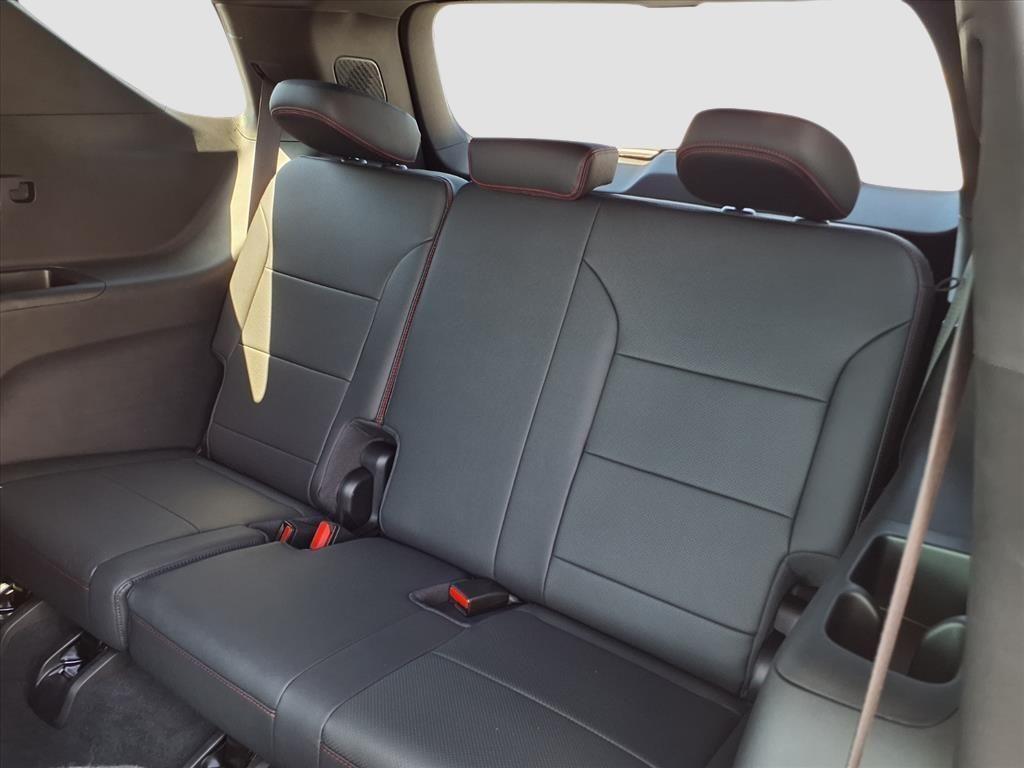 used 2024 Chevrolet Traverse car, priced at $54,998