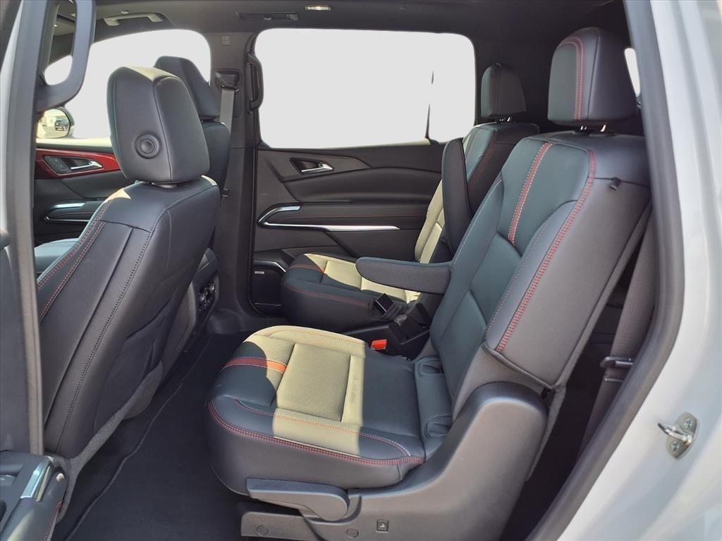 used 2024 Chevrolet Traverse car, priced at $54,998