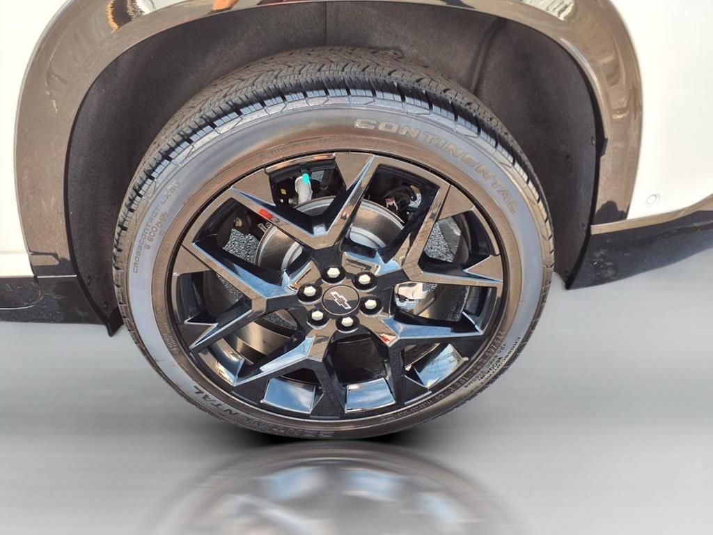 used 2024 Chevrolet Traverse car, priced at $54,998