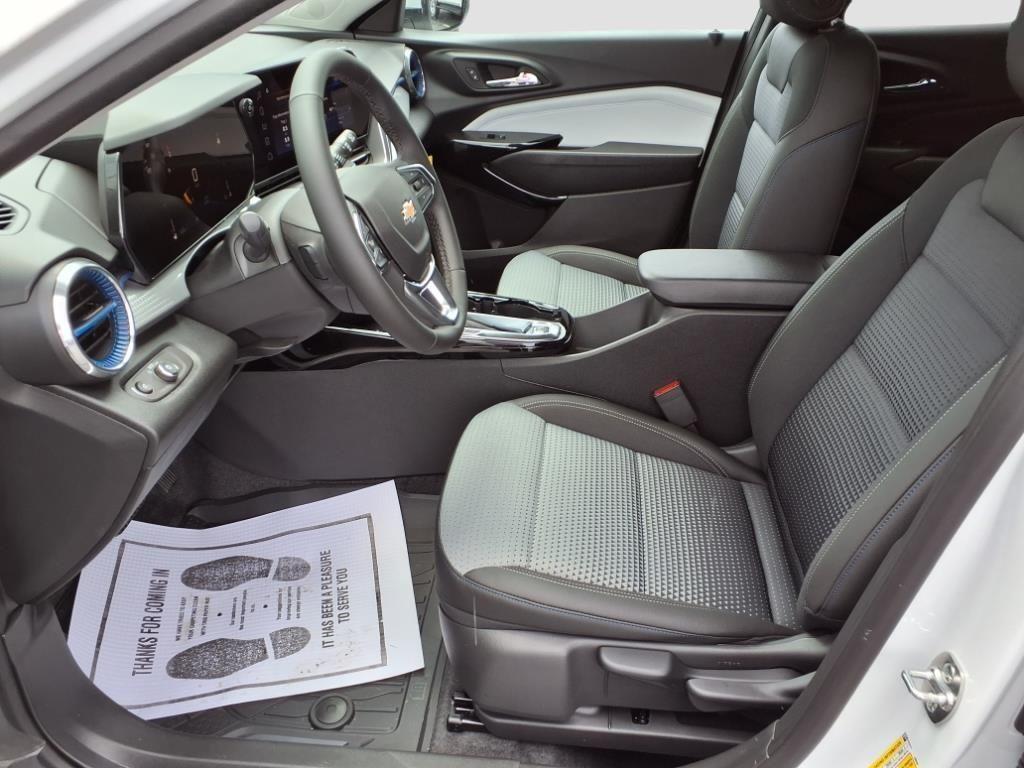 new 2025 Chevrolet Trax car, priced at $25,795