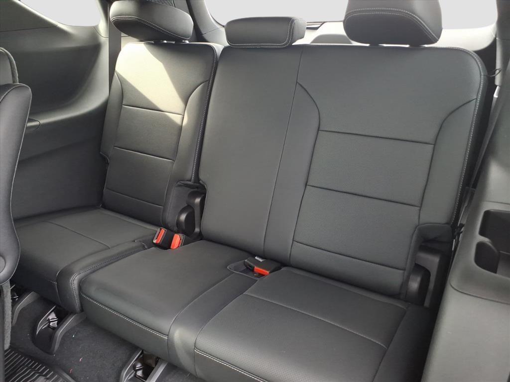 new 2026 Chevrolet Traverse car, priced at $48,156