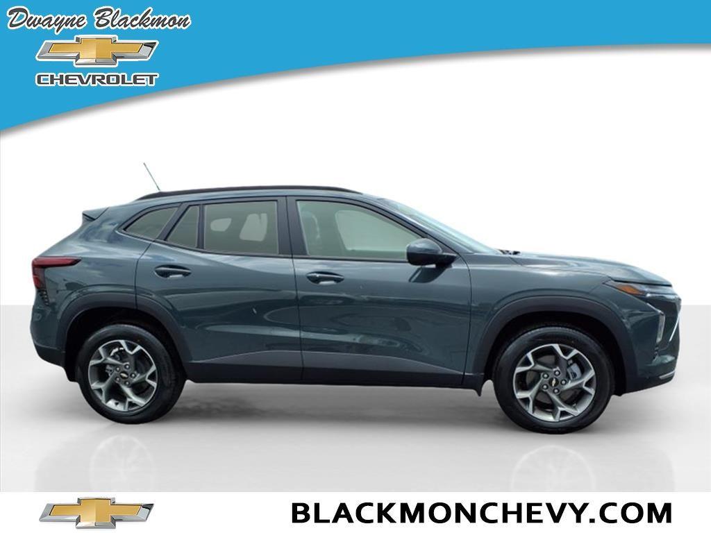 new 2025 Chevrolet Trax car, priced at $26,590