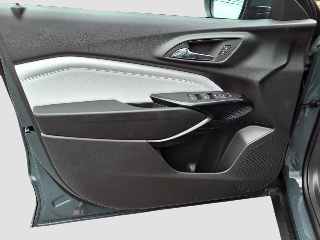 new 2025 Chevrolet Trax car, priced at $26,590