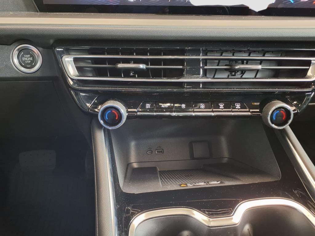 new 2025 Chevrolet Traverse car, priced at $44,985