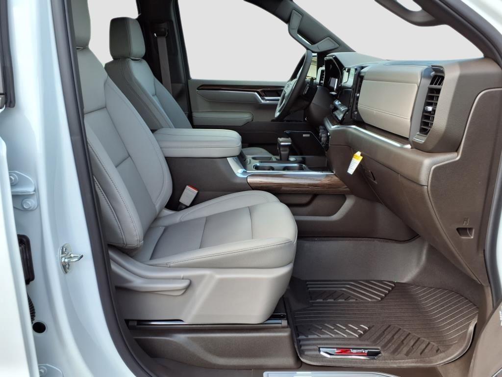 new 2025 Chevrolet Silverado 1500 car, priced at $60,655