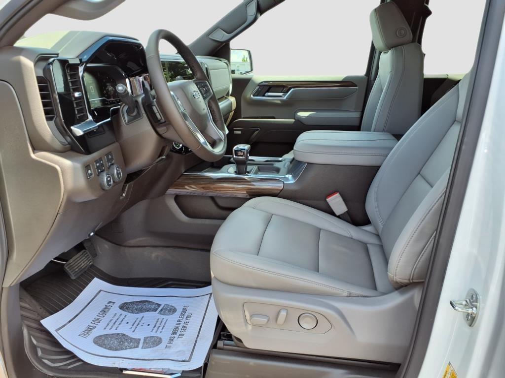 new 2025 Chevrolet Silverado 1500 car, priced at $60,655