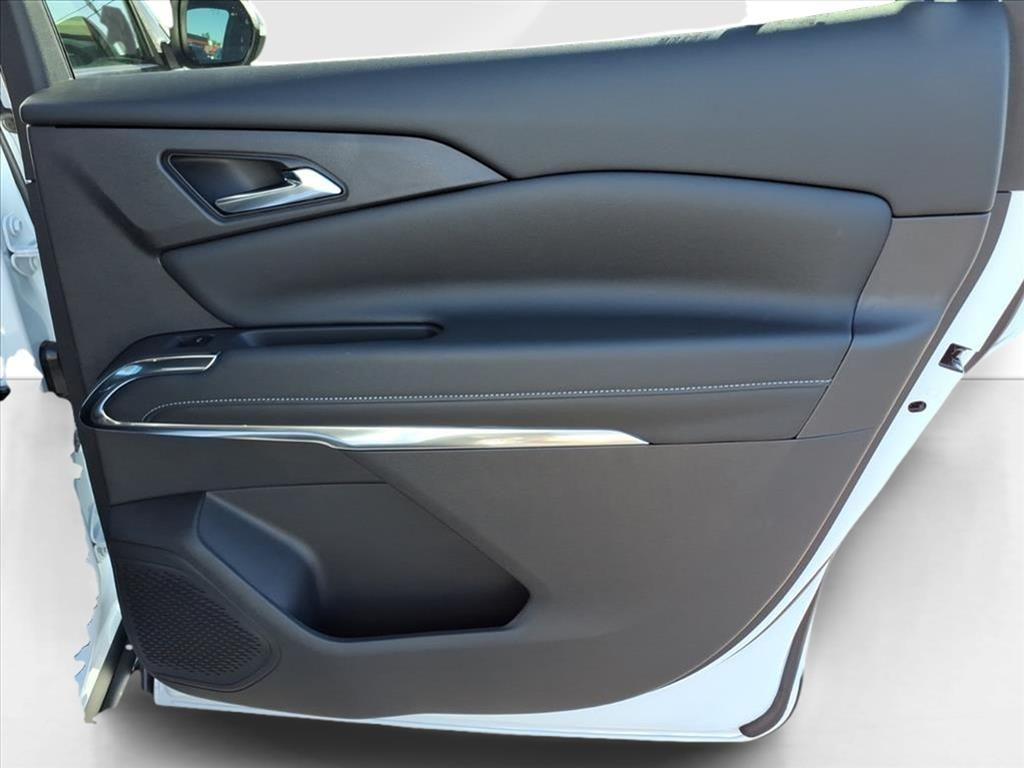 new 2026 Chevrolet Traverse car, priced at $43,988