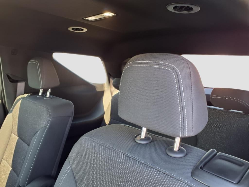 used 2025 Chevrolet Traverse car, priced at $37,035