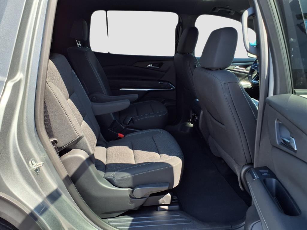 used 2025 Chevrolet Traverse car, priced at $37,035