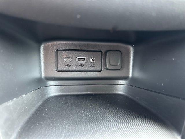 used 2023 Chevrolet Equinox car, priced at $25,442