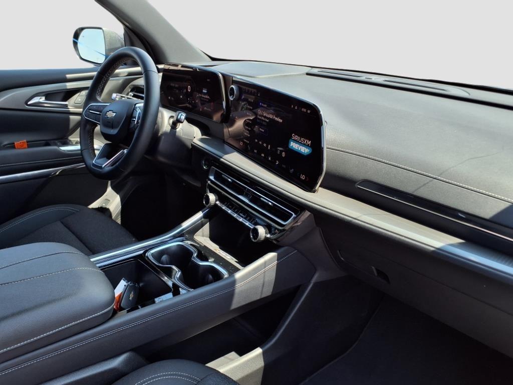 used 2025 Chevrolet Traverse car, priced at $36,413