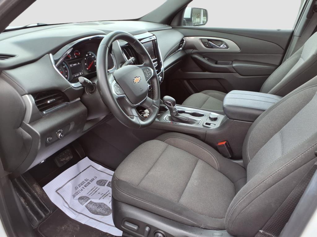 used 2023 Chevrolet Traverse car, priced at $28,828