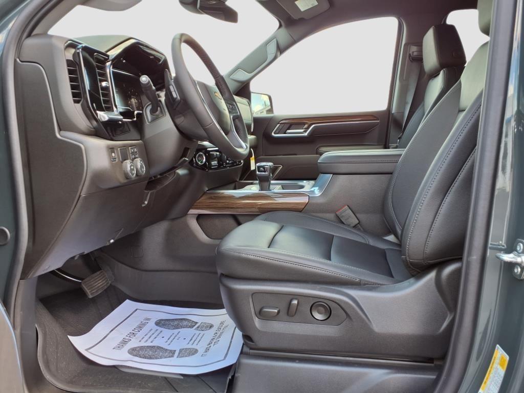 new 2025 Chevrolet Silverado 1500 car, priced at $56,400